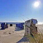 Ferienwohnung Wellenreiter 200 M Zum Strand Fewo Strandnah Mit Balkon Parkplatz Wlan Karlshagen